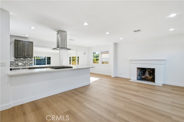 Detail Gallery Image 2 of 26 For 7112 Teesdale, North Hollywood,  CA 91605 - 3 Beds | 2 Baths