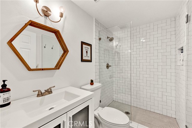 2218 S Linda Way, Santa Ana CA: https://media.crmls.org/medias/a1e46b3b-0366-42ae-af38-8bb0f97b5bbe.jpg