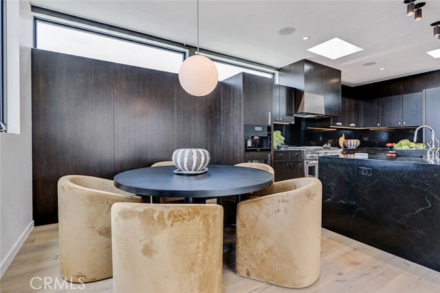 315 25th, Manhattan Beach, California 90266, 3 Bedrooms Bedrooms, ,3 BathroomsBathrooms,Residential,For Sale,25th,SB26081784