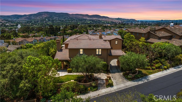 27502 Paseo Boveda, San Juan Capistrano CA: https://media.crmls.org/medias/a1e70a0a-ba3c-4f5f-ac2a-f2bd83295622.jpg