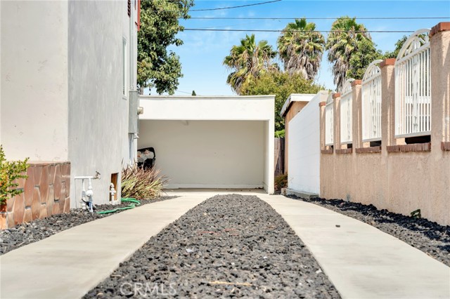 Detail Gallery Image 3 of 41 For 5814 7th Ave, Los Angeles,  CA 90043 - 2 Beds | 1 Baths