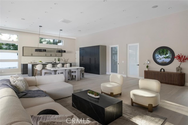 Detail Gallery Image 10 of 51 For 22020 Alizondo, Woodland Hills,  CA 91364 - 3 Beds | 3 Baths