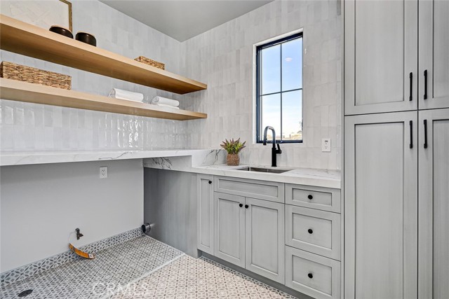 Detail Gallery Image 52 of 74 For 1205 9th St, Hermosa Beach,  CA 90254 - 6 Beds | 6/3 Baths