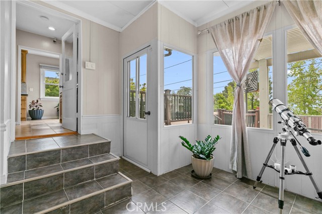 3348 Burritt Way, La Crescenta CA: https://media.crmls.org/medias/a1e9a028-21f3-4d7b-9151-1f8f1a336980.jpg