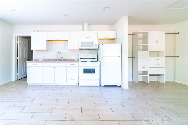 44655 Fig Avenue, Lancaster CA: https://media.crmls.org/medias/a1e9b1b6-6265-448a-b0d6-4ba3d0a58eb1.jpg