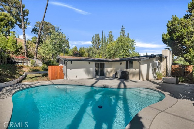 4941 Rigoletto Street, Woodland Hills CA: https://media.crmls.org/medias/a1e9c584-1fc5-4b03-a7d8-aa61b00b0b8b.jpg