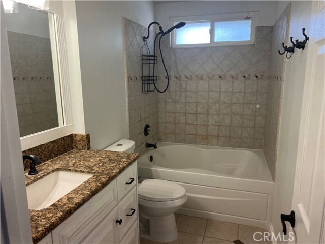 Detail Gallery Image 12 of 17 For 14101 Moore Ct, Irvine,  CA 92606 - 4 Beds | 2/1 Baths