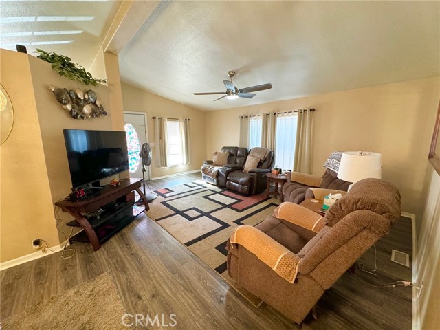 Detail Gallery Image 7 of 40 For 4901 Green River Rd #168,  Corona,  CA 92878 - 3 Beds | 2 Baths