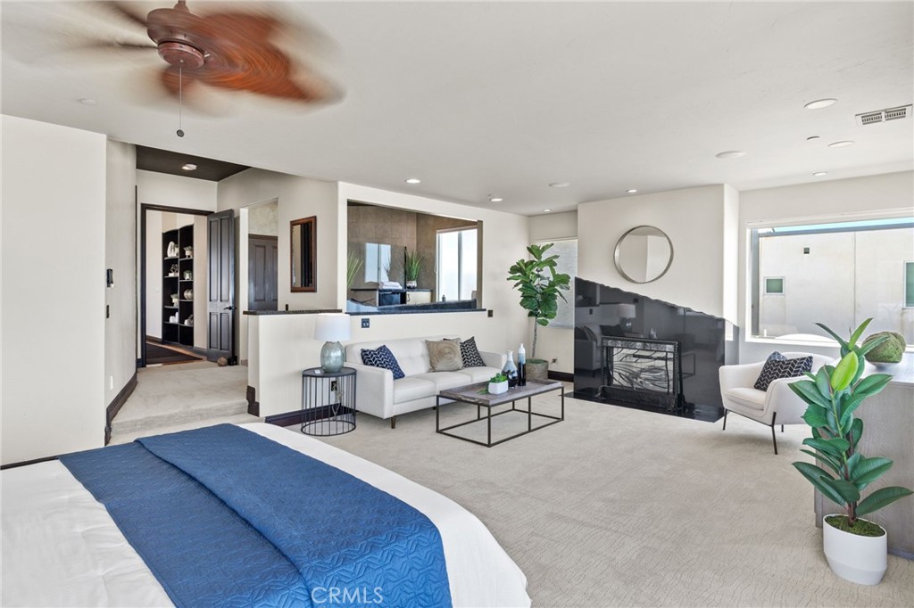 4308 The Strand