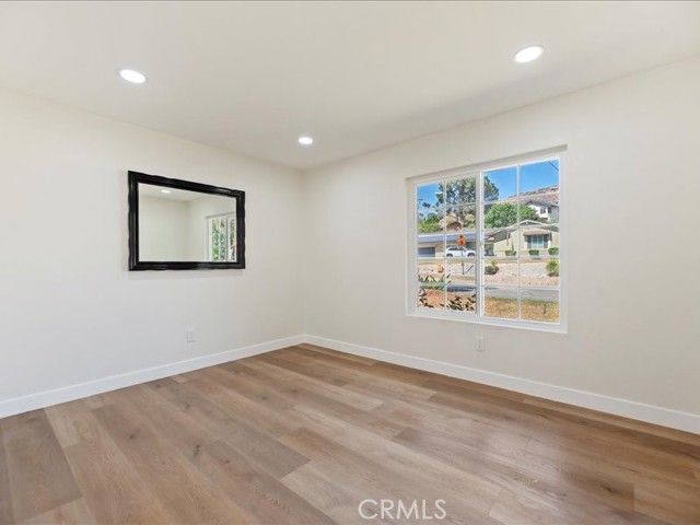 5430 Avenue Juan Bautista, Jurupa Valley CA: https://media.crmls.org/medias/a1eb8201-b674-4456-be5e-0559c170d0ea.jpg