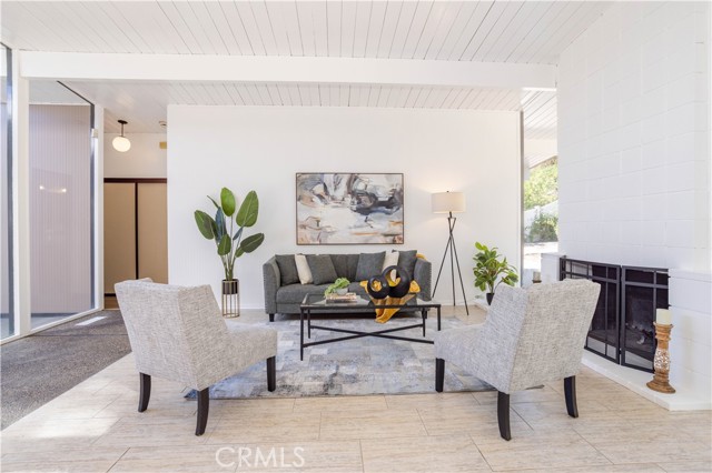 Detail Gallery Image 10 of 44 For 12719 Jimeno Ave, Granada Hills,  CA 91344 - 4 Beds | 2 Baths