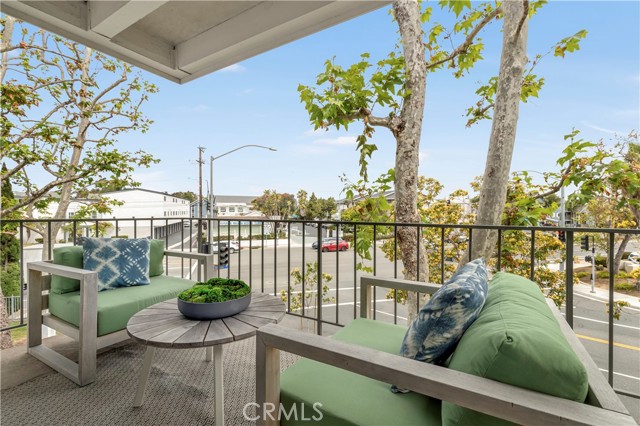 Detail Gallery Image 6 of 24 For 300 Cagney Ln #201,  Newport Beach,  CA 92663 - 2 Beds | 2 Baths