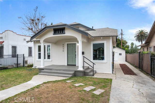 Detail Gallery Image 3 of 35 For 6030 Madden, Los Angeles,  CA 90043 - 2 Beds | 1 Baths