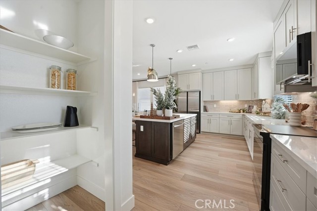 Detail Gallery Image 16 of 34 For 11457 Clover Ln, El Monte,  CA 91731 - 3 Beds | 3/1 Baths