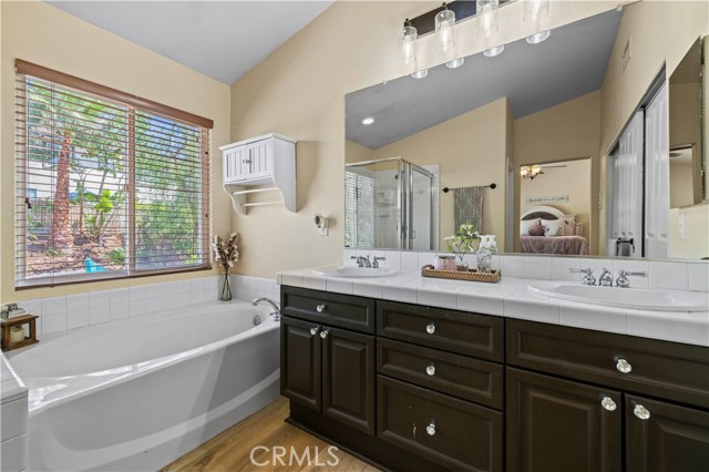 28436 Calex Drive, Valencia CA: https://media.crmls.org/medias/a1f08f2c-1f11-460a-876a-6251de0423a6.jpg
