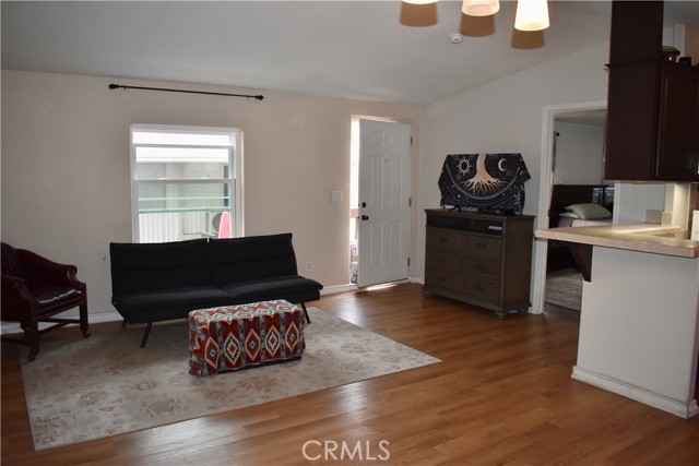 Detail Gallery Image 4 of 13 For 220 Camino Corto #39,  Vista,  CA 92083 - 2 Beds | 2 Baths