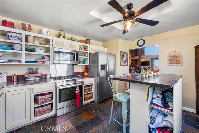 Detail Gallery Image 11 of 58 For 24260 Bowen Ct, Tehachapi,  CA 93561 - 3 Beds | 2 Baths