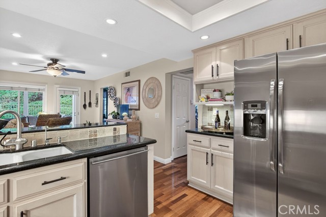 Detail Gallery Image 17 of 30 For 847 S Amber Ln, Anaheim Hills,  CA 92807 - 3 Beds | 3 Baths