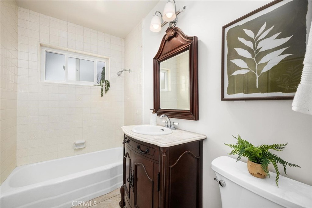 https://media.crmls.org/medias/a1f31a2b-1a13-4752-99fa-d02ac5ef17c7.jpg?preset=X-Large