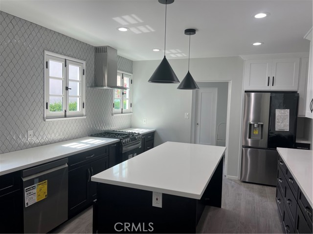 Detail Gallery Image 2 of 7 For 6132 W 6th St, Los Angeles,  CA 90048 - 3 Beds | 2 Baths