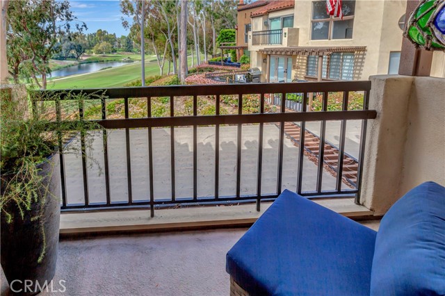 Detail Gallery Image 21 of 37 For 515 Bay Hill Dr, Newport Beach,  CA 92660 - 2 Beds | 2/1 Baths