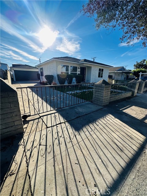 Detail Gallery Image 17 of 30 For 3634 Caspian, Long Beach,  CA 90810 - 4 Beds | 2 Baths