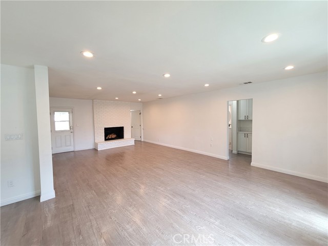 17557 Lemay Place, Lake Balboa CA: https://media.crmls.org/medias/a1f52754-543c-46c6-9284-7c39d381fcb4.jpg
