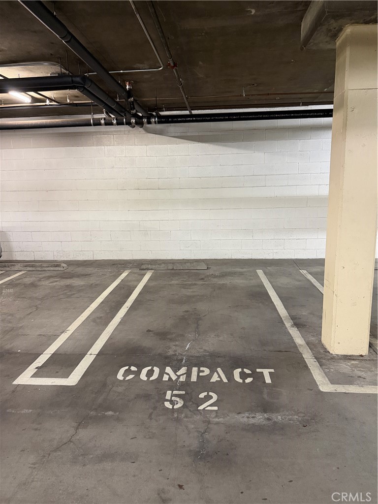 https://media.crmls.org/medias/a1f53a3a-c561-46d3-ad0e-cb350111f706.jpg?preset=X-Large