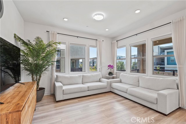 1698 Hollyleaf Ter, Montebello CA: https://media.crmls.org/medias/a1f5794f-61db-42b1-82f8-87b82e0c86e0.jpg