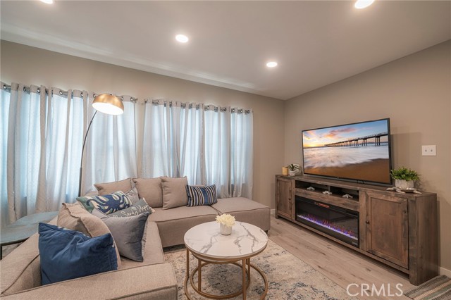 Detail Gallery Image 2 of 20 For 1838 Palm Dr, Hermosa Beach,  CA 90254 - 1 Beds | 1 Baths