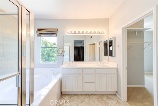 17 Danbury, Ladera Ranch CA: https://media.crmls.org/medias/a1f90adf-62bd-4f18-b859-e1affddeea98.jpg