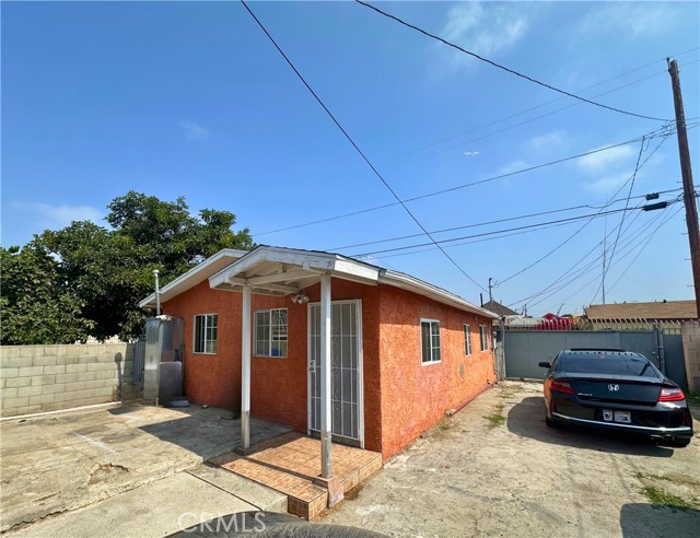 Detail Gallery Image 2 of 9 For 1023 E 22nd St, Los Angeles,  CA 90011 - 2 Beds | 1 Baths