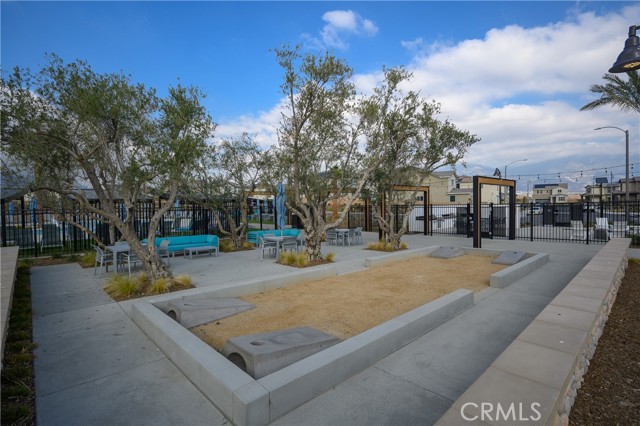 Detail Gallery Image 22 of 24 For 2441 Gunner Ridge Way, Rialto,  CA 92377 - 3 Beds | 2/1 Baths