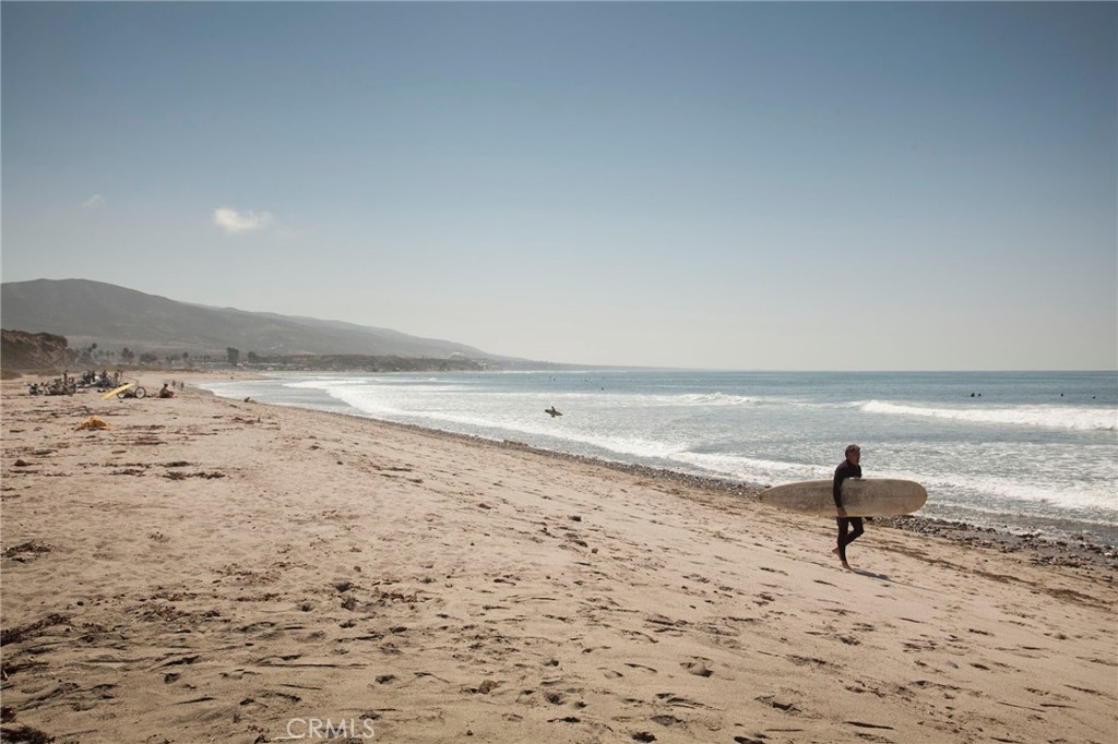 https://media.crmls.org/medias/a1fbdea4-f733-4f84-babb-66b8cfad3652.jpg?preset=X-Large