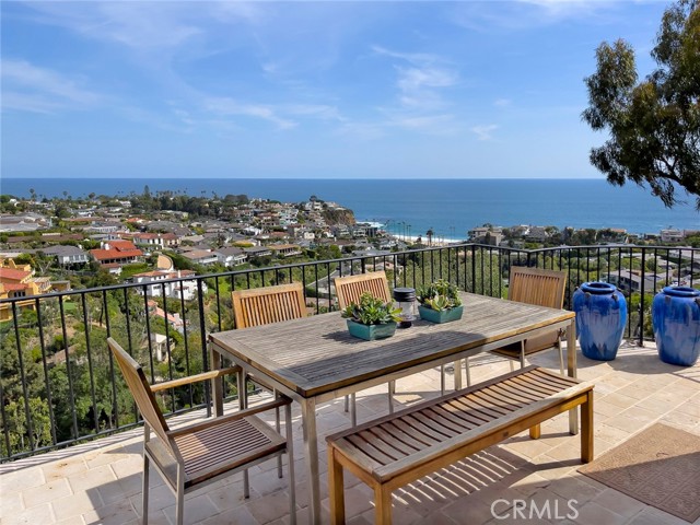 1131 Emerald Bay, Laguna Beach CA: https://media.crmls.org/medias/a1fc3206-6c60-44c8-baba-0568a19d7527.jpg