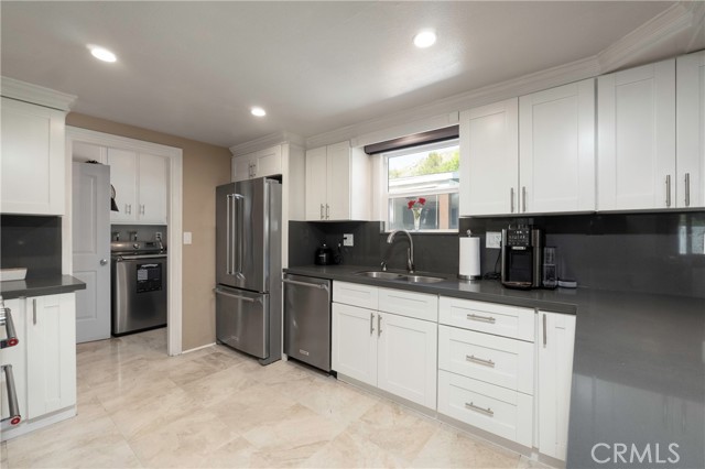 Detail Gallery Image 16 of 69 For 5481 Peacock, Riverside,  CA 92505 - 5 Beds | 2 Baths