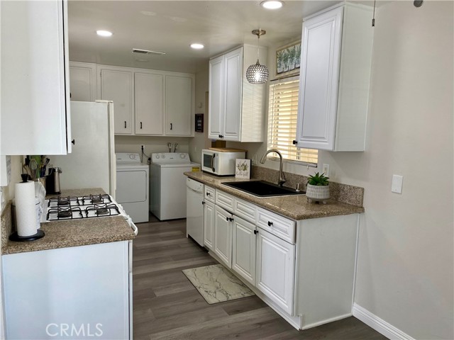 Detail Gallery Image 2 of 12 For 443 E Evans St, San Jacinto,  CA 92583 - 3 Beds | 2 Baths