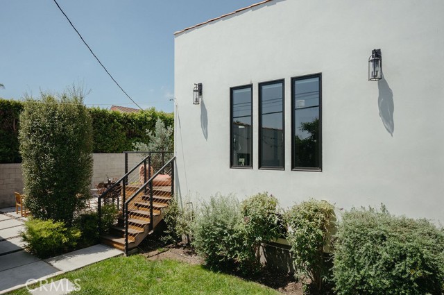 5142 Brynhurst Avenue, Los Angeles CA: https://media.crmls.org/medias/a1fd37b8-787e-4bc3-86be-0d94393a809e.jpg