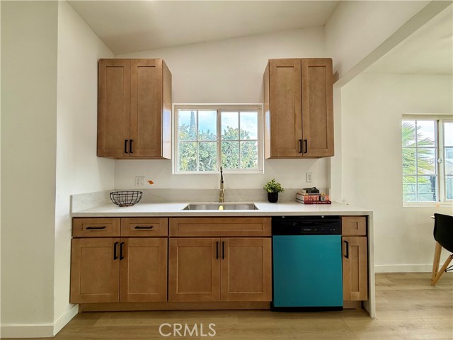 Detail Gallery Image 19 of 42 For 1327 W 97th Street, Los Angeles,  CA 90044 - 3 Beds | 2 Baths