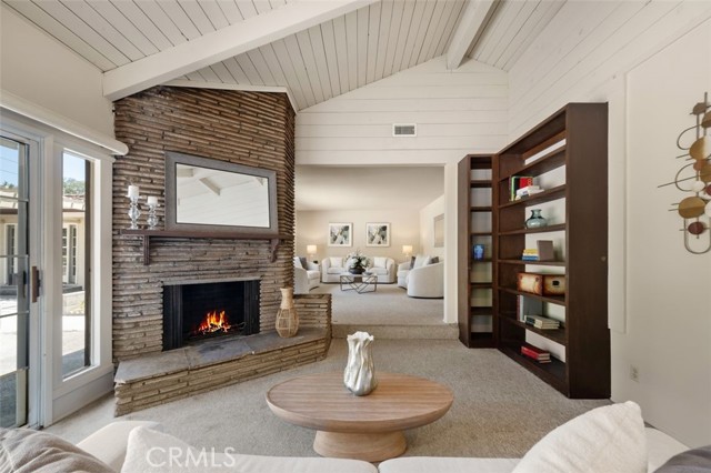 451 W FOOTHILL Boulevard, Arcadia CA: https://media.crmls.org/medias/a1fecfeb-dc54-4e3c-aeae-49b369309f04.jpg