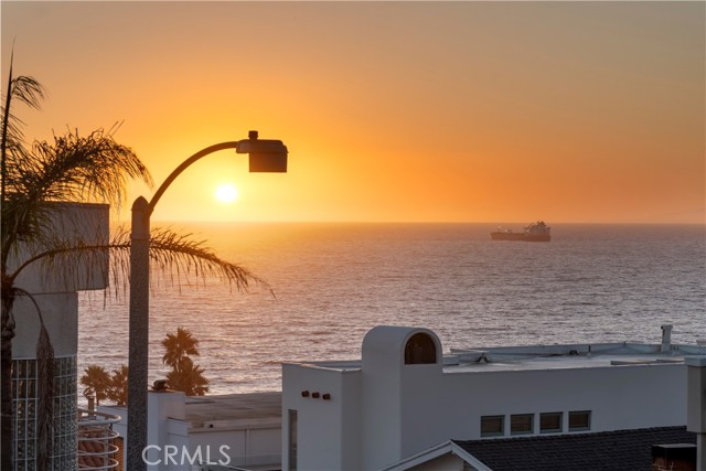 2716 Highland Avenue, Manhattan Beach, California 90266, 3 Bedrooms Bedrooms, ,2 BathroomsBathrooms,Residential,For Sale,Highland,SB25214267