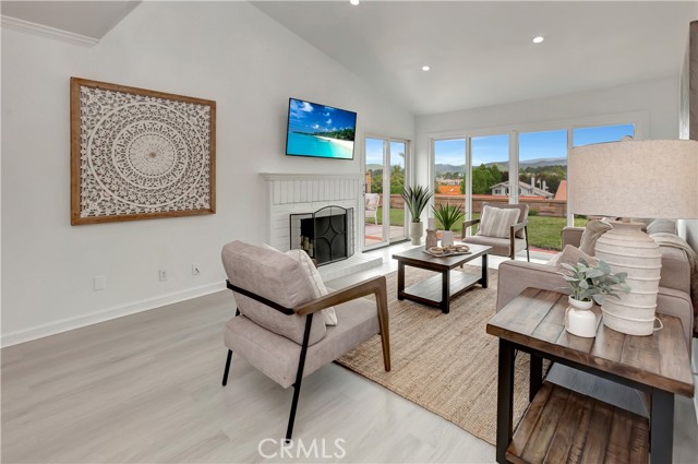 27781 Higuera, Mission Viejo CA: https://media.crmls.org/medias/a1ff01f2-d580-4d95-b106-62b0ab83ee3f.jpg