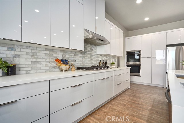 Detail Gallery Image 7 of 34 For 19372 Earth Summit, Apple Valley,  CA 92308 - 6 Beds | 4/1 Baths