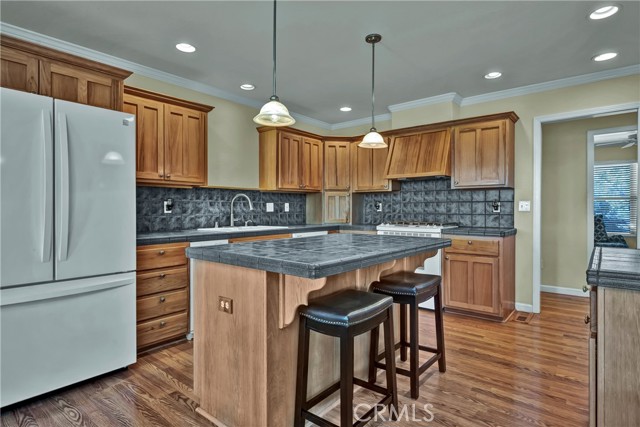 Detail Gallery Image 9 of 31 For 17120 Knollview Dr, Hidden Valley Lake,  CA 95467 - 3 Beds | 2 Baths
