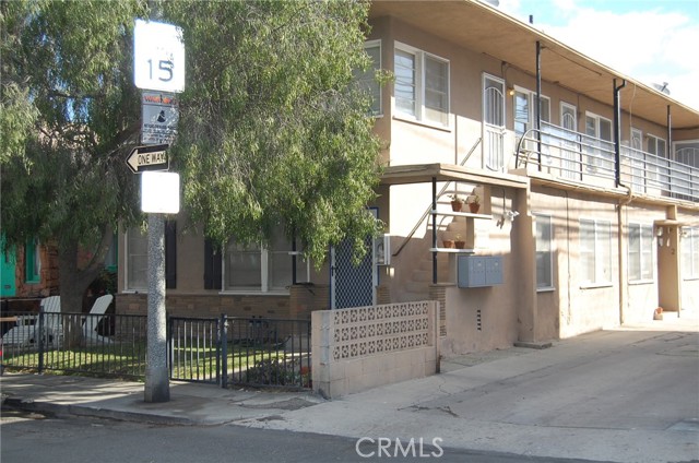 Detail Gallery Image 5 of 22 For 20 Roycroft Ave, Long Beach,  CA 90803 - – Beds | – Baths