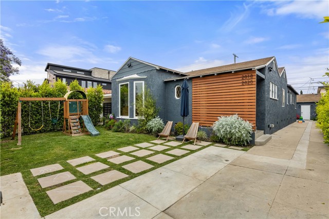 2818 S Holt Avenue, Los Angeles CA: https://media.crmls.org/medias/a2020b5f-1ce8-47cd-8502-1a339cc5db8e.jpg