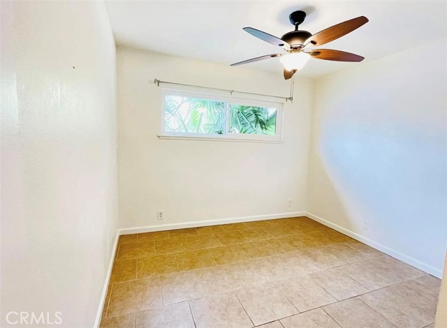 8438 Wystone Avenue, Northridge CA: https://media.crmls.org/medias/a2039883-8877-4e44-8c9c-c53a9999ca78.jpg