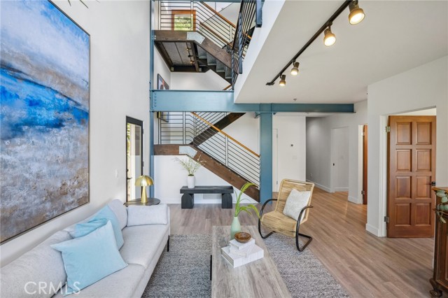686 Diamond Street, Laguna Beach CA: https://media.crmls.org/medias/a203d9da-20f1-4e20-bf9c-ac4d44380b68.jpg
