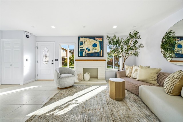 Detail Gallery Image 5 of 44 For 11912 Verbena Ct, Fountain Valley,  CA 92708 - 4 Beds | 3 Baths