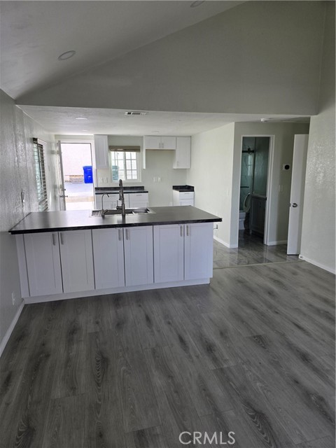 Detail Gallery Image 5 of 16 For 12049 California, Yucaipa,  CA 92399 - 2 Beds | 1/1 Baths